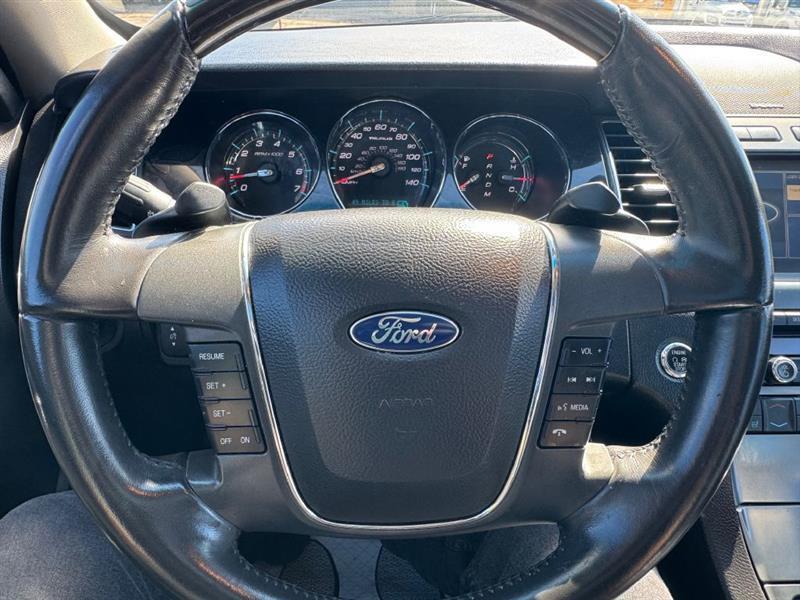 Ford Taurus Limited FWD 2012