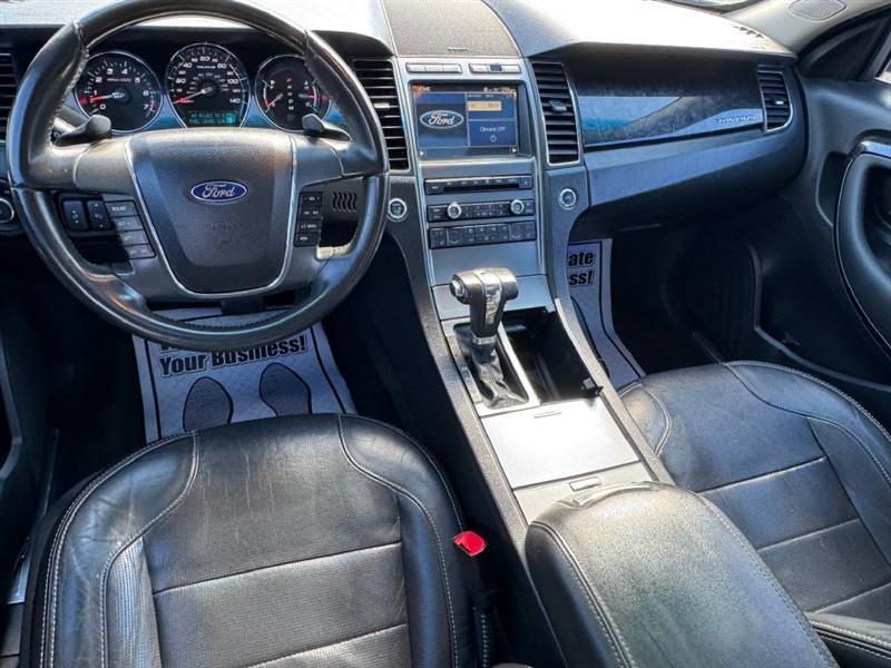 Ford Taurus Limited FWD 2012