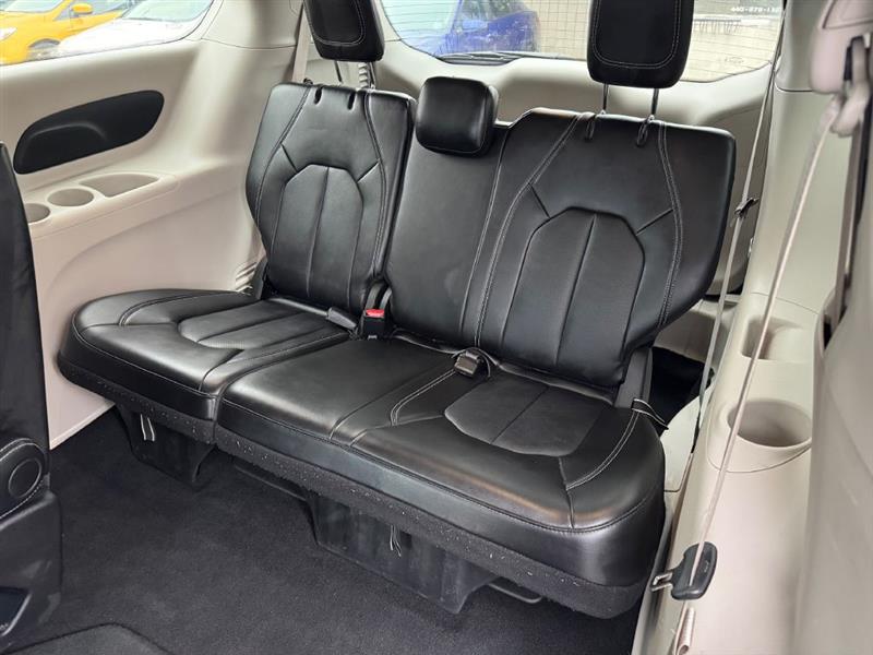 Chrysler Pacifica Touring L 2024