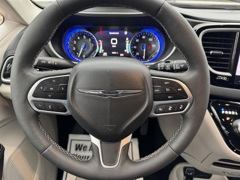 Chrysler Pacifica Touring L 2024