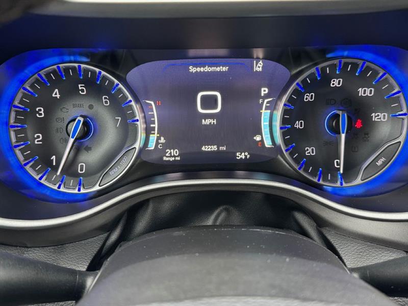 Chrysler Pacifica Touring L 2024