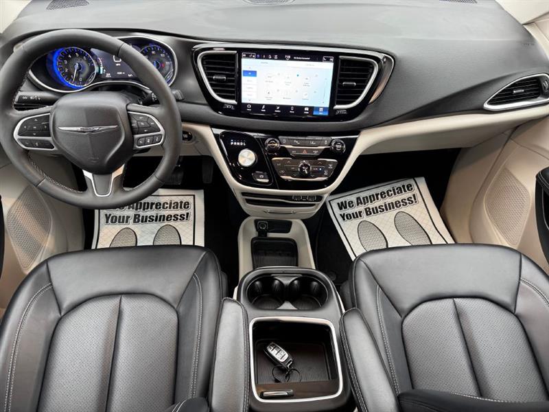 Chrysler Pacifica Touring L 2024