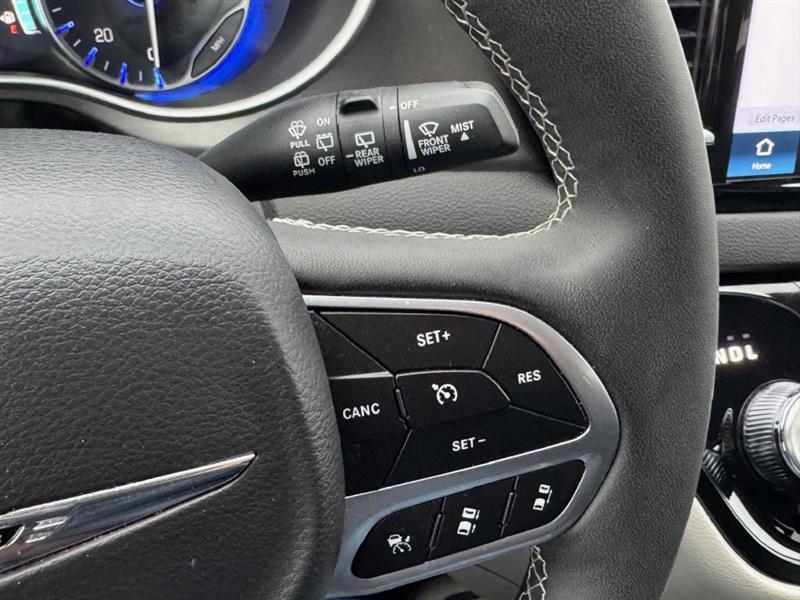 Chrysler Pacifica Touring L 2024