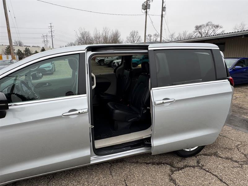 Chrysler Pacifica Touring L 2024