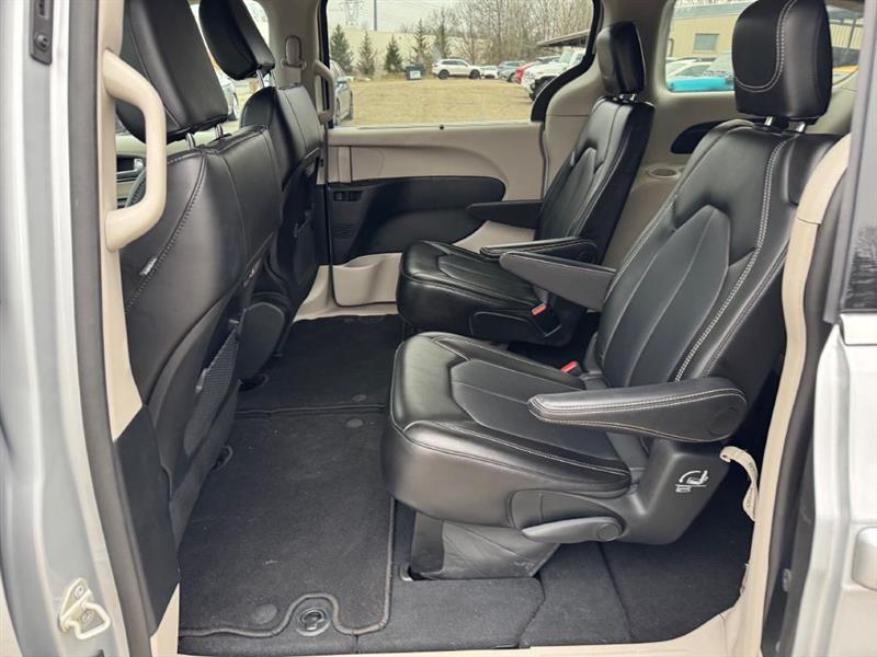 Chrysler Pacifica Touring L 2024