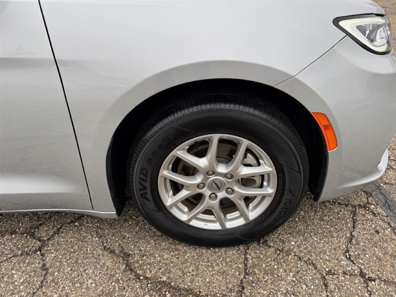 Chrysler Pacifica Touring L 2024