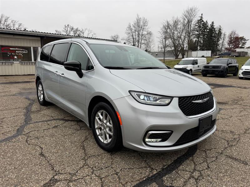 Chrysler Pacifica Touring L 2024