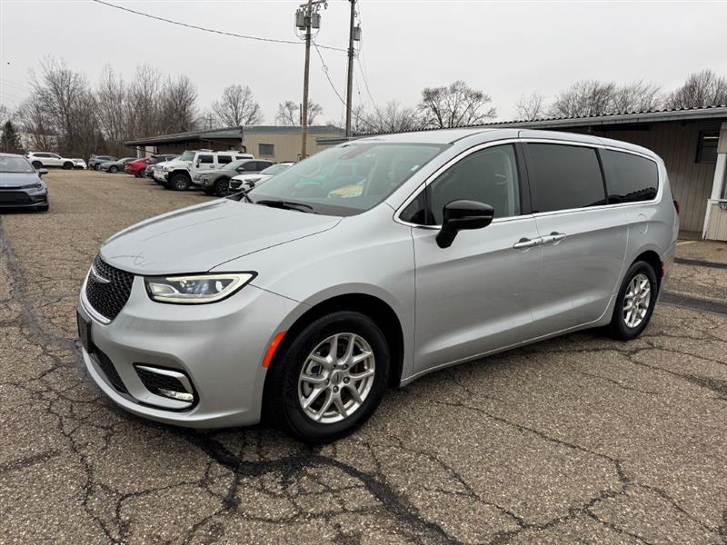 Chrysler Pacifica Touring L 2024