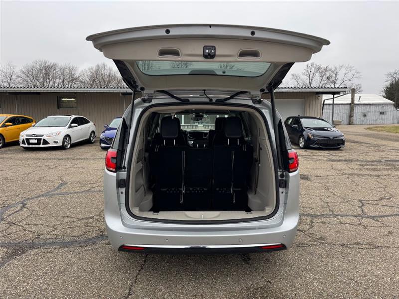 Chrysler Pacifica Touring L 2024