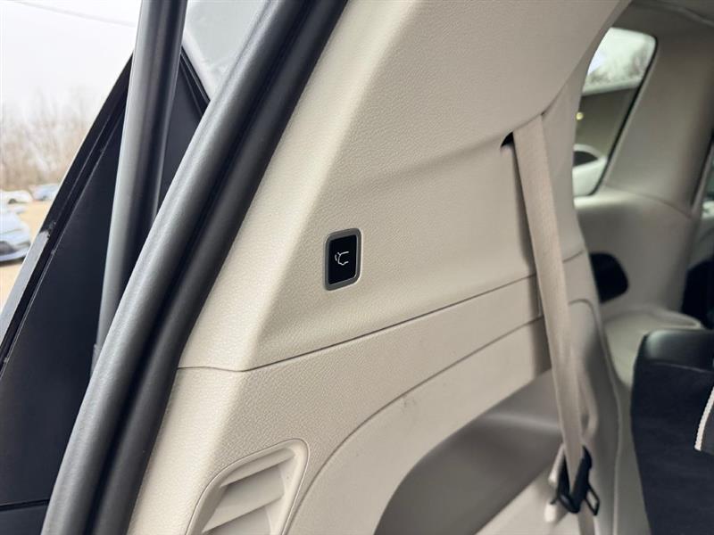 Chrysler Pacifica Touring L 2024