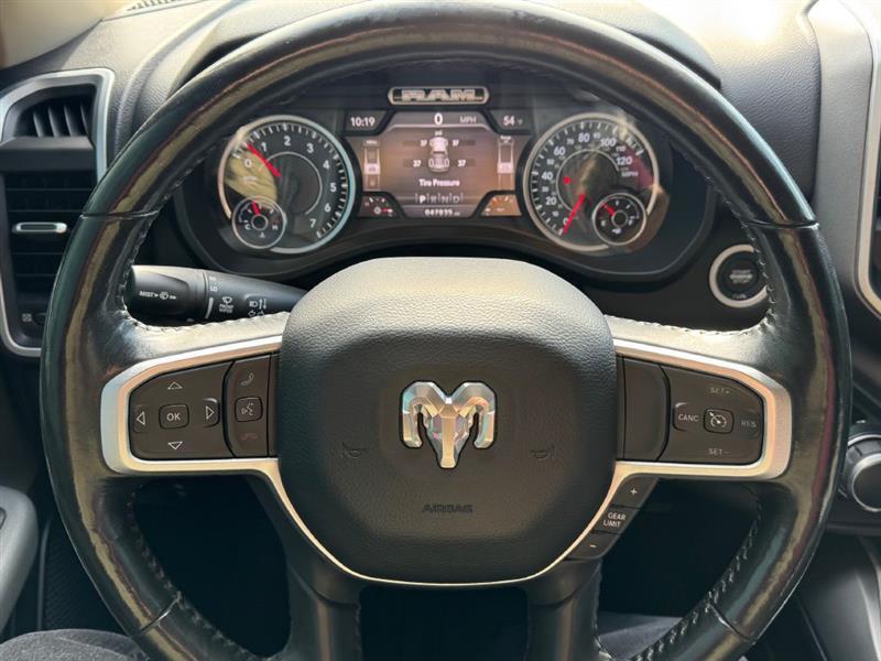 RAM 1500 Big Horn Crew Cab SWB 4WD 2020