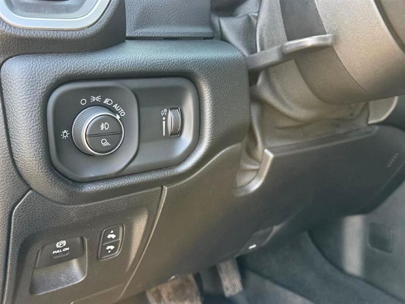 RAM 1500 Big Horn Crew Cab SWB 4WD 2020