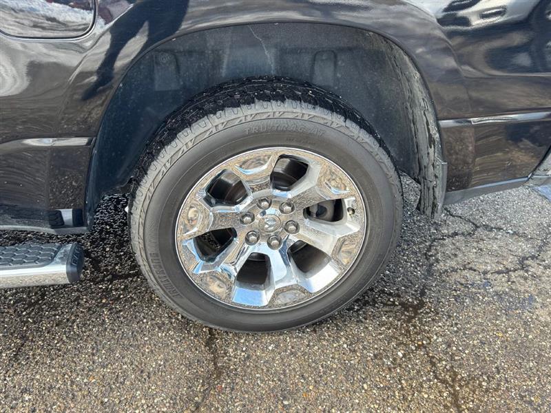 RAM 1500 Big Horn Crew Cab SWB 4WD 2020