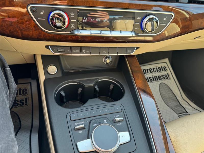 Audi A4 2.0T Prestige quattro Sedan 2017