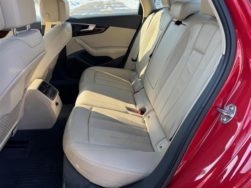 Audi A4 2.0T Prestige quattro Sedan 2017