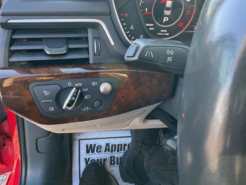 Audi A4 2.0T Prestige quattro Sedan 2017