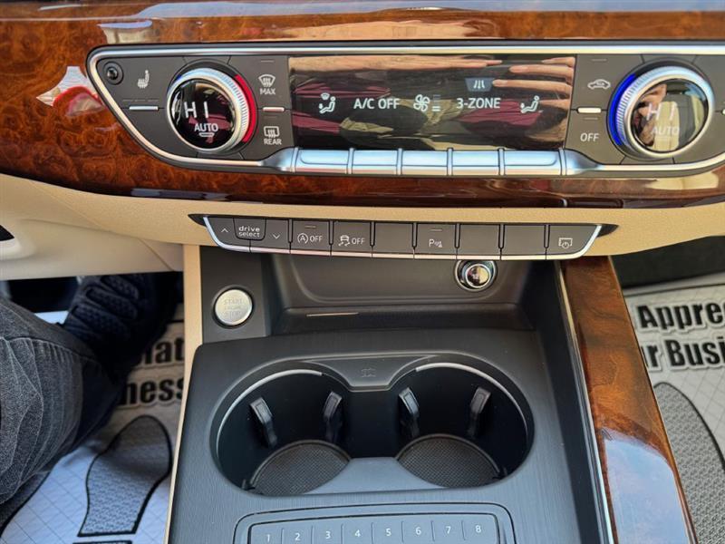 Audi A4 2.0T Prestige quattro Sedan 2017