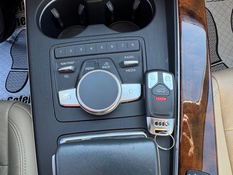 Audi A4 2.0T Prestige quattro Sedan 2017