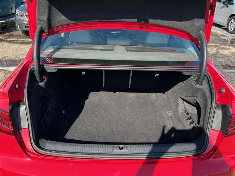 Audi A4 2.0T Prestige quattro Sedan 2017