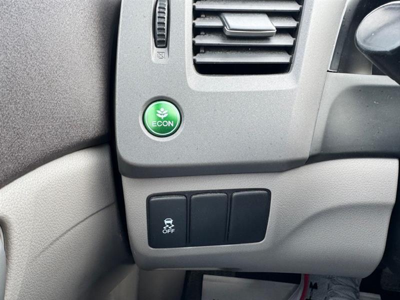 Honda Civic LX Sedan 5-Speed AT 2012