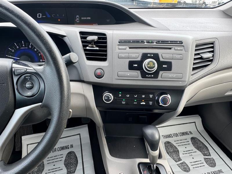 Honda Civic LX Sedan 5-Speed AT 2012