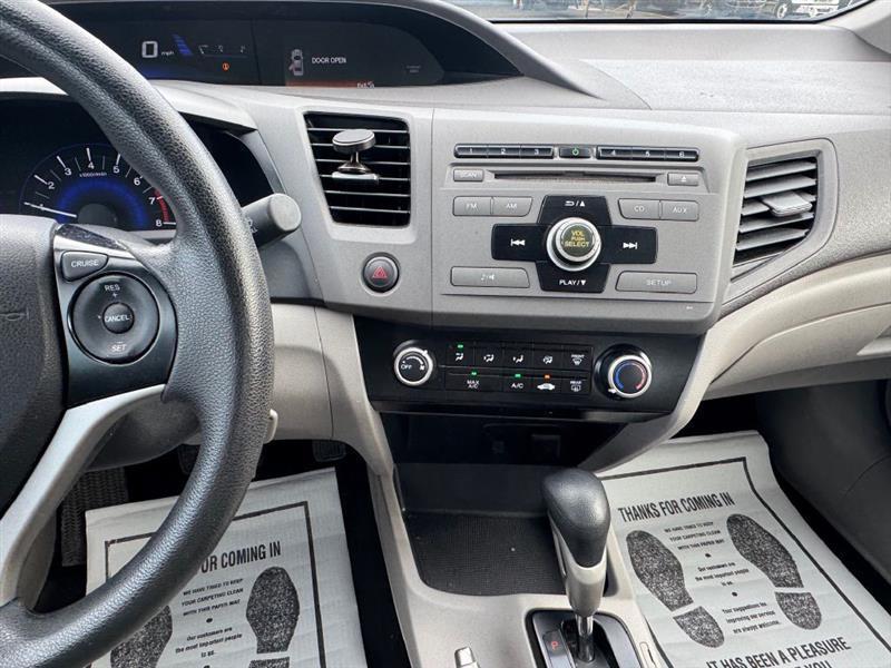 Honda Civic LX Sedan 5-Speed AT 2012