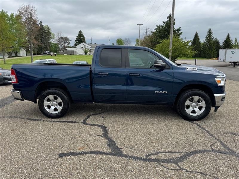 RAM 1500 Big Horn Quad Cab 4WD 2021