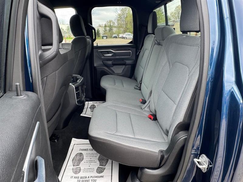 RAM 1500 Big Horn Quad Cab 4WD 2021