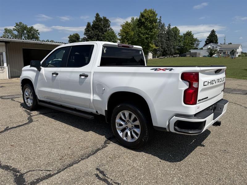 Chevrolet Silverado 1500 Custom Crew Cab Long Box 4WD 2021
