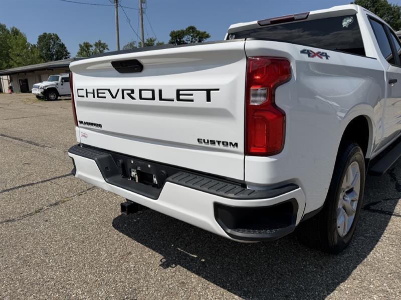 Chevrolet Silverado 1500 Custom Crew Cab Long Box 4WD 2021
