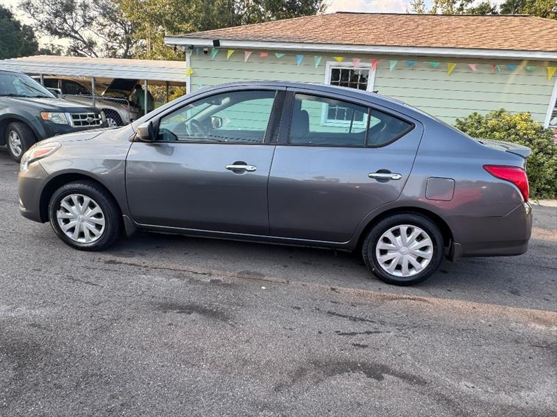 2017 Nissan Versa 1.6 S 5M