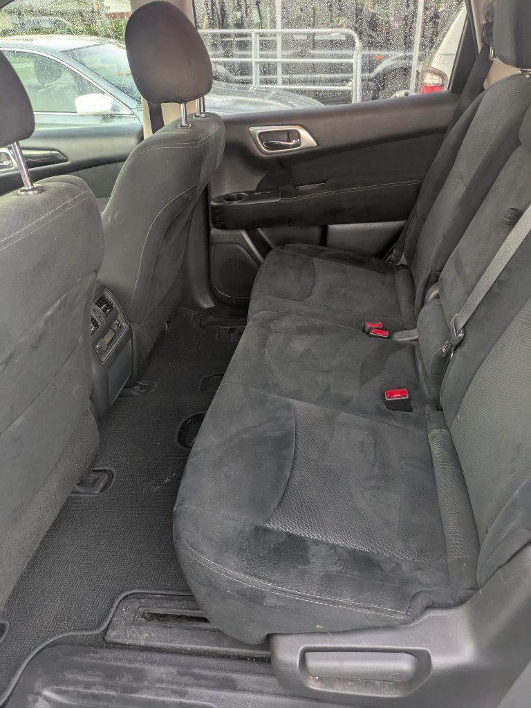 Nissan Pathfinder S 2WD 2015