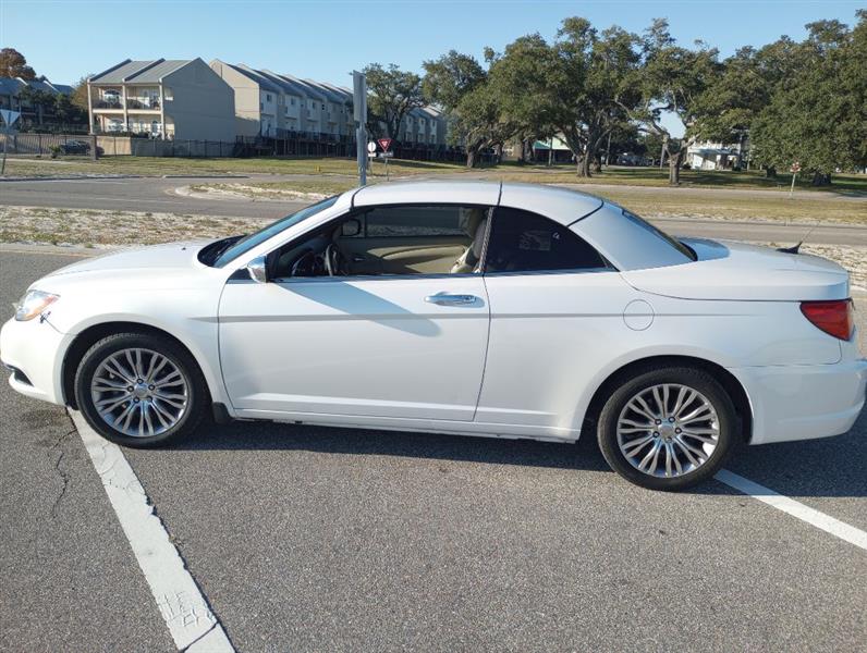 2013 Chrysler 200 Limited Convertible