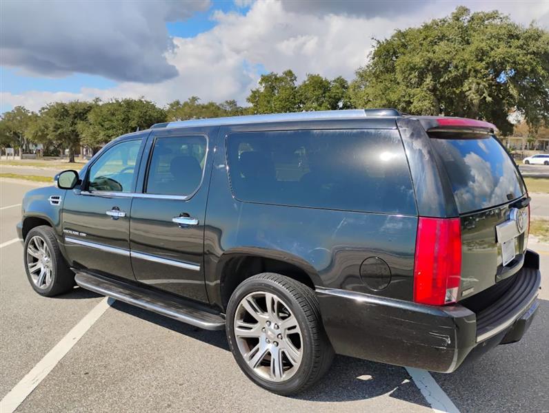 2011 Cadillac Escalade ESV 2WD Luxury