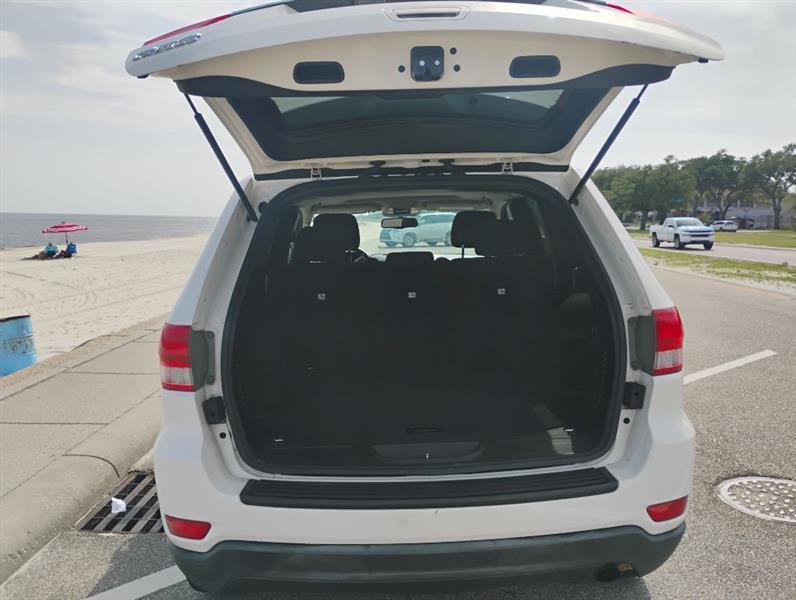 2012 Jeep Grand Cherokee Laredo - Photo 8