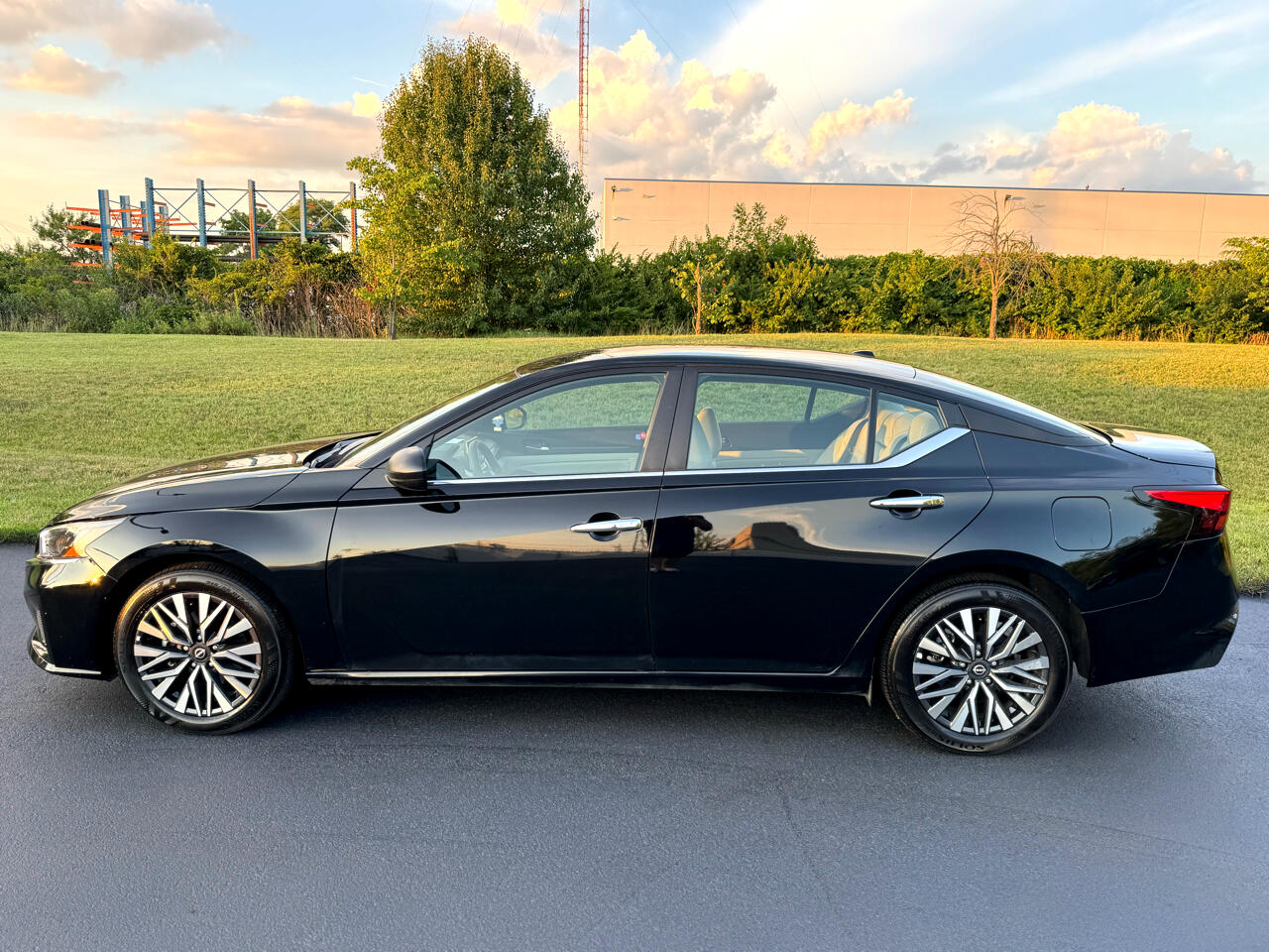 2025 Nissan Altima 2.5 SV photo 2