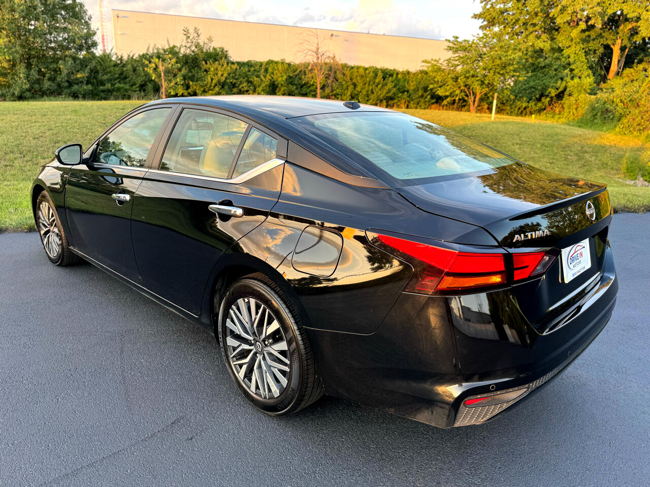 2025 Nissan Altima 2.5 SV photo 3