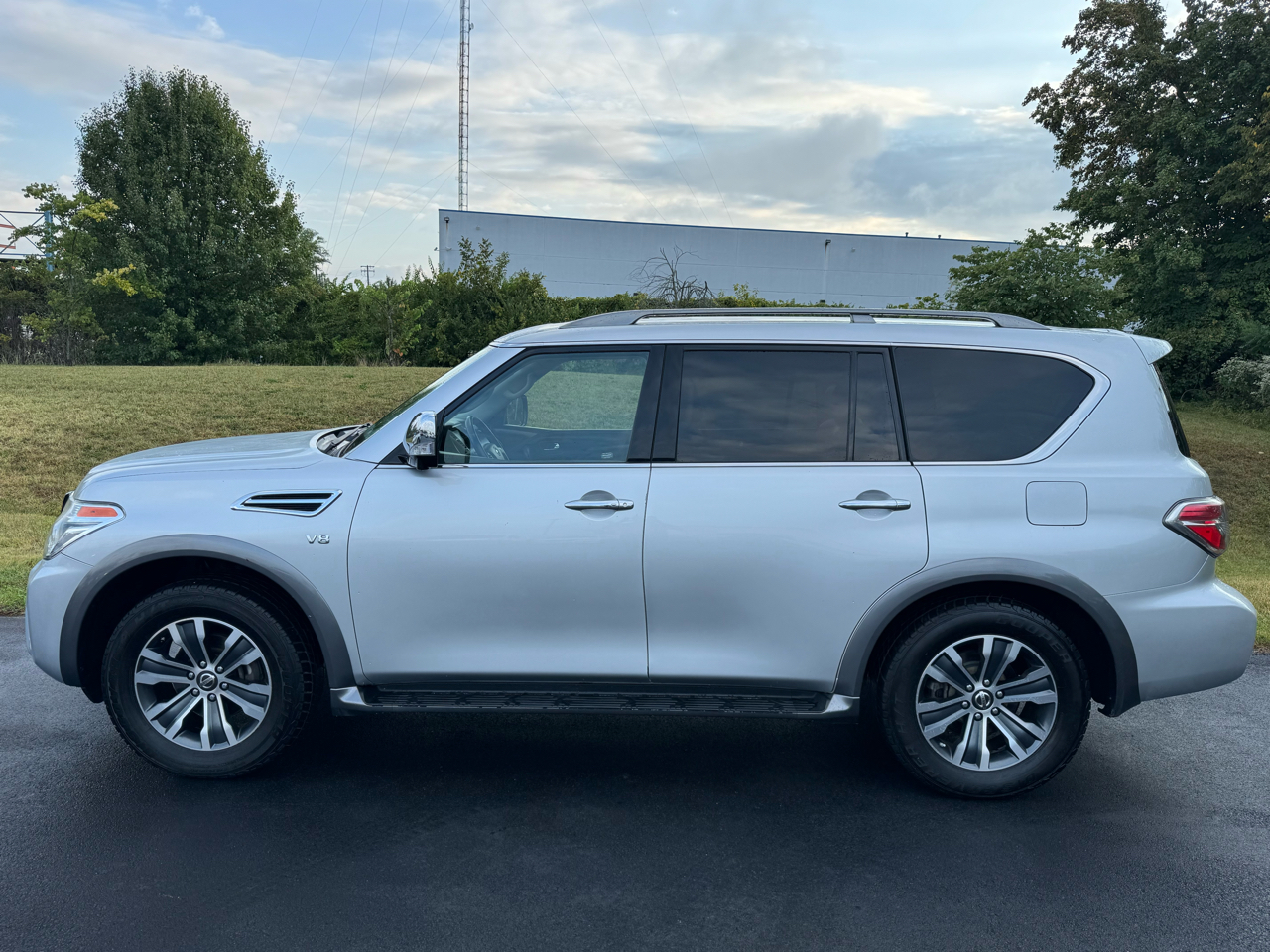 2019 Nissan Armada SL photo 2