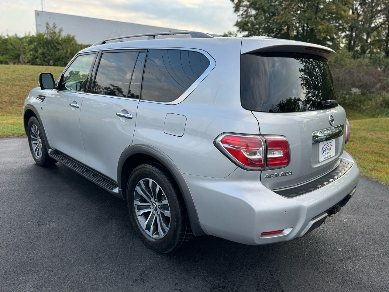 2019 Nissan Armada SL photo 3