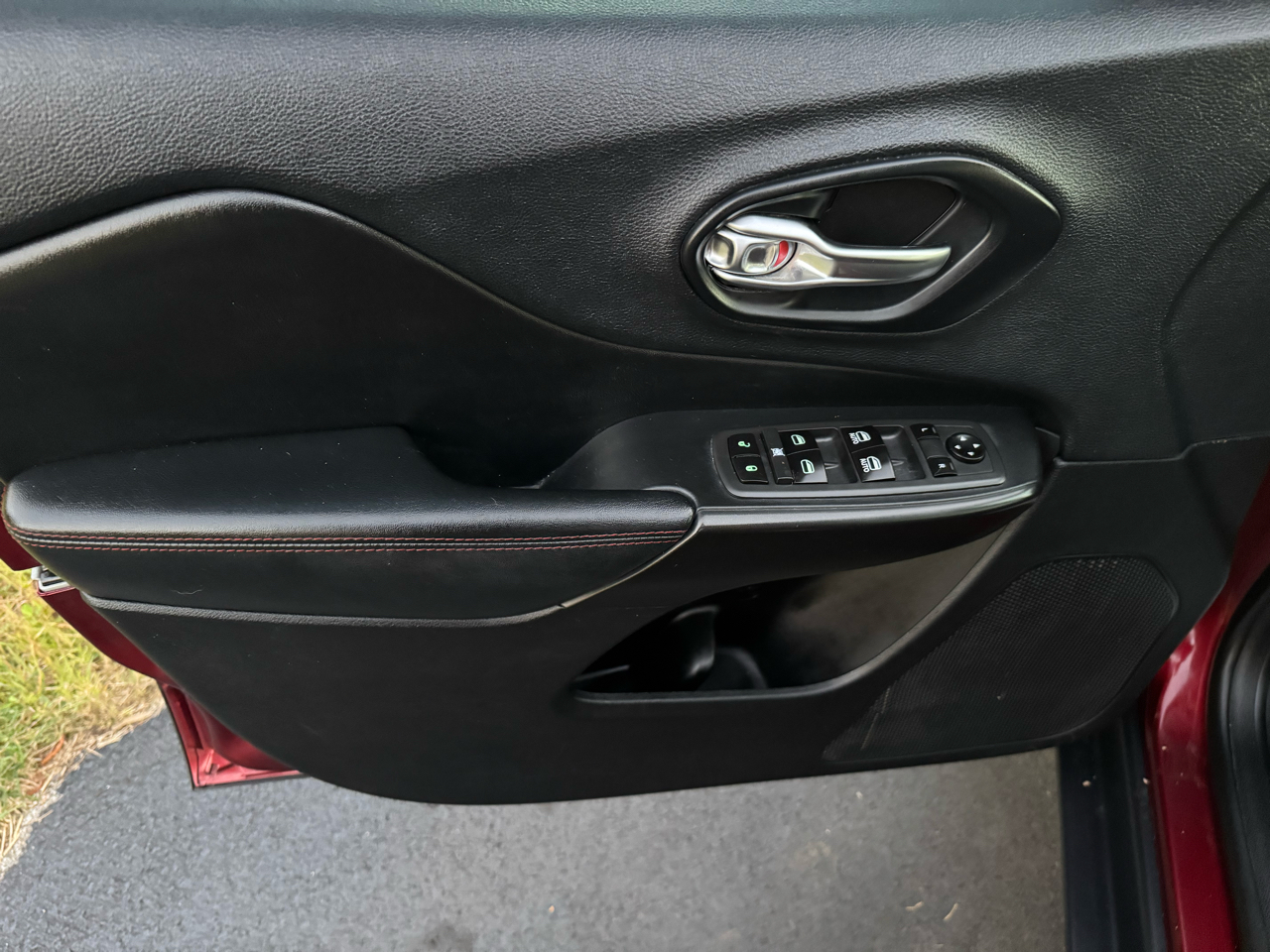 2019 Jeep Cherokee Trailhawk photo 9