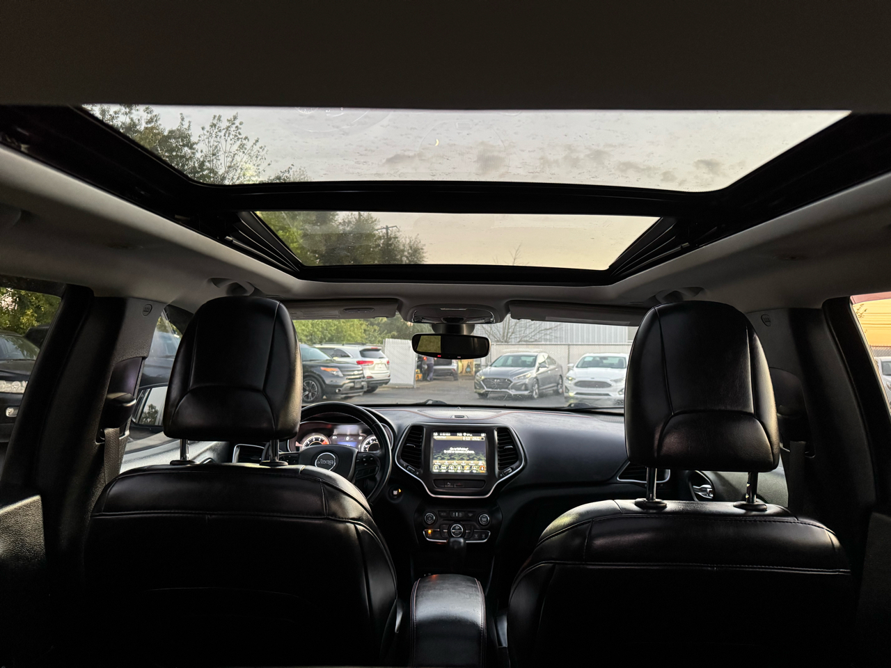 2019 Jeep Cherokee Trailhawk photo 12