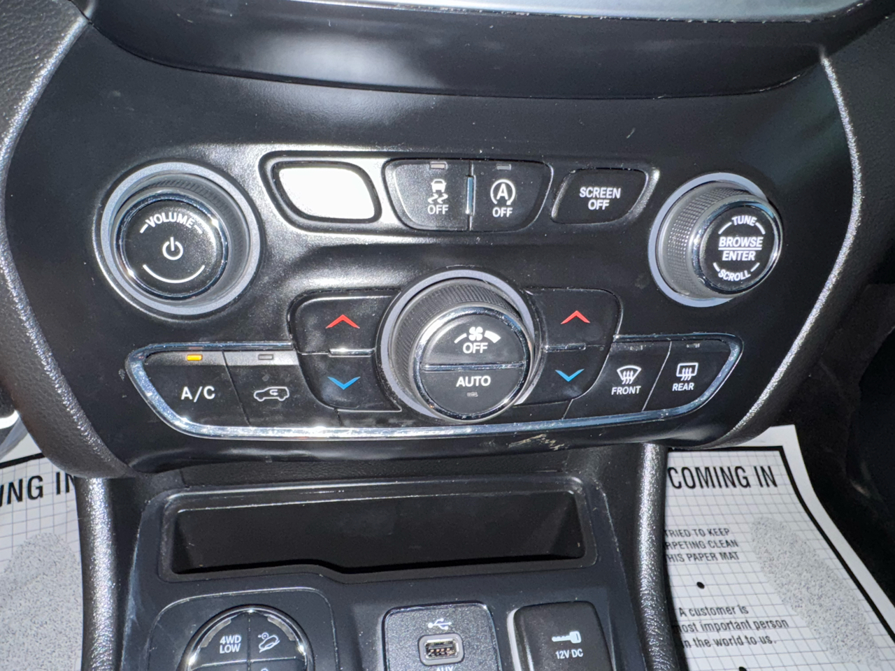 2019 Jeep Cherokee Trailhawk photo 18