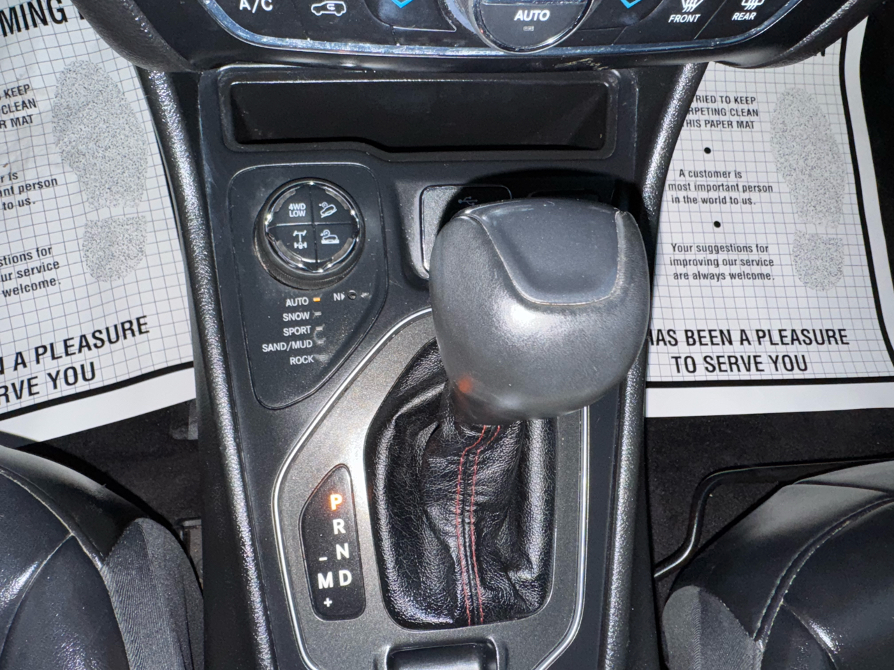 2019 Jeep Cherokee Trailhawk photo 19