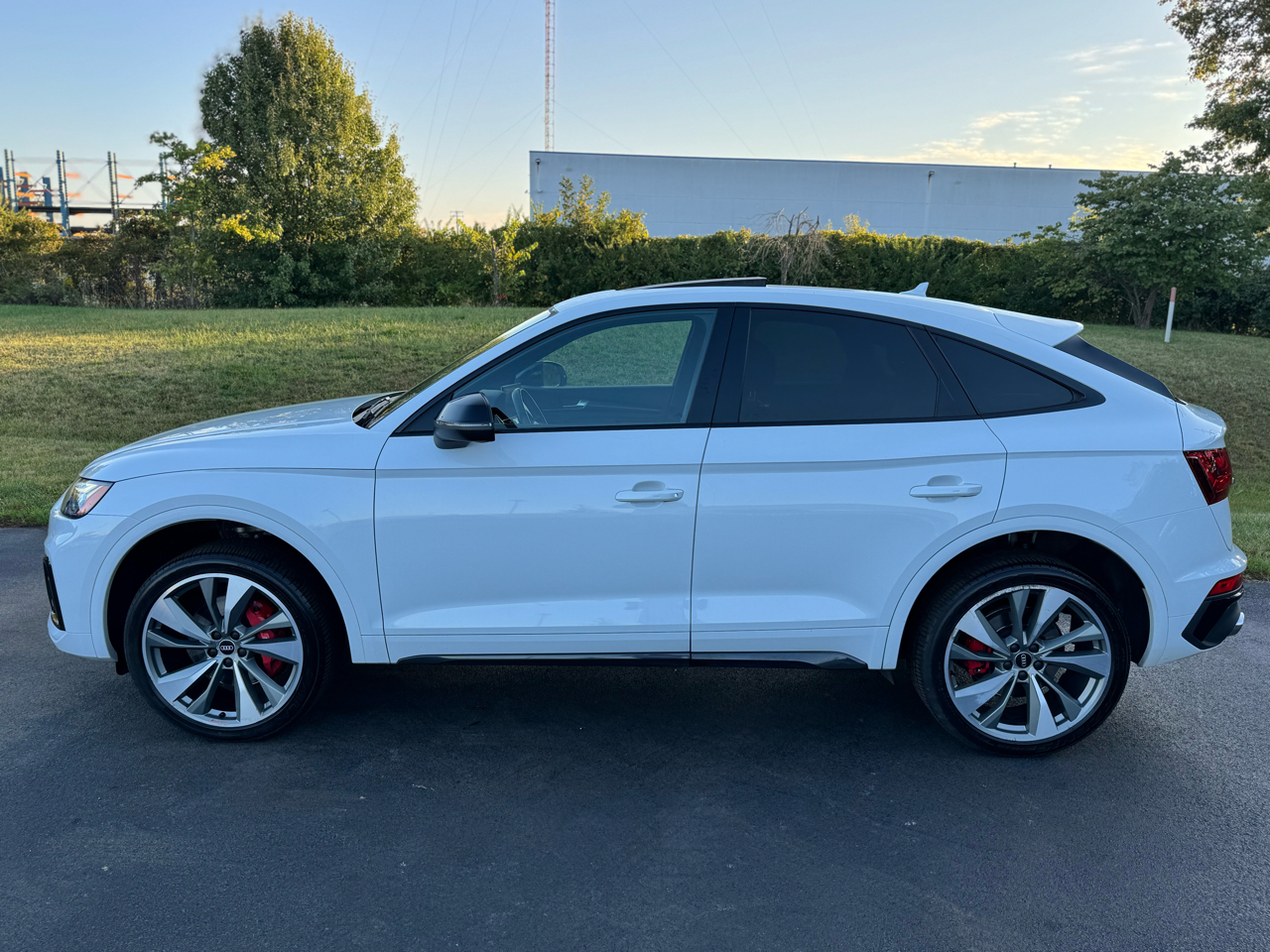 2021 Audi SQ5 Premium Plus photo 2
