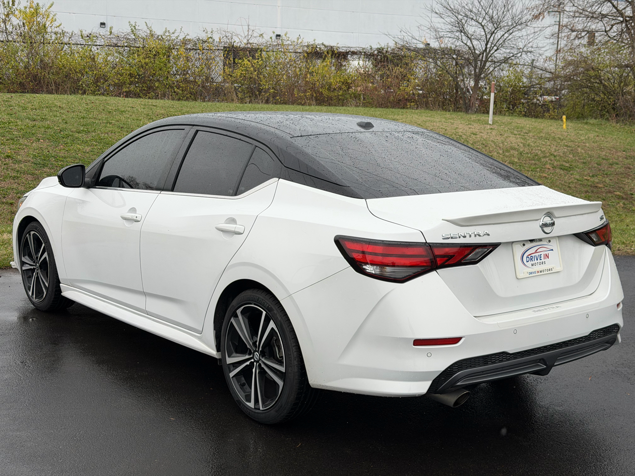 2023 Nissan Sentra SR photo 3