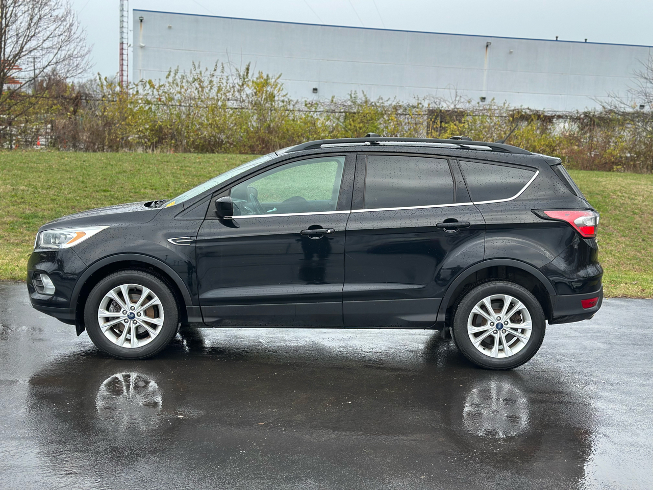 2018 Ford Escape SEL photo 2