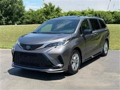 2022 Toyota Sienna 