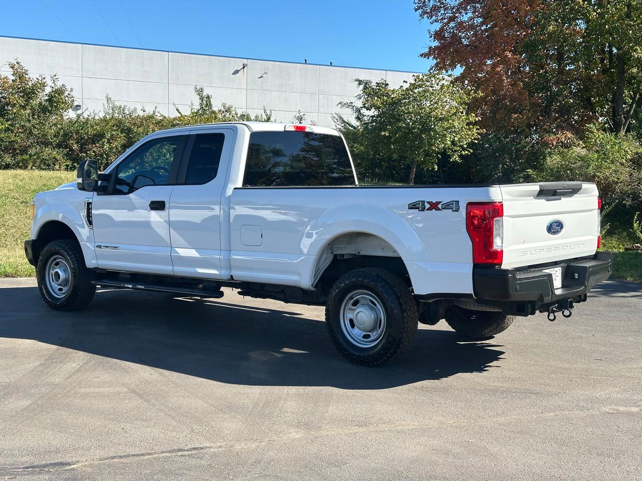 Ford Super Duty F-250 SRW XL 4WD SuperCab 8' Box 2017