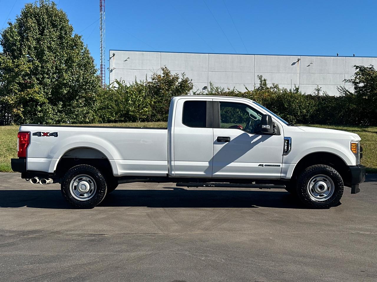 Ford Super Duty F-250 SRW XL 4WD SuperCab 8' Box 2017