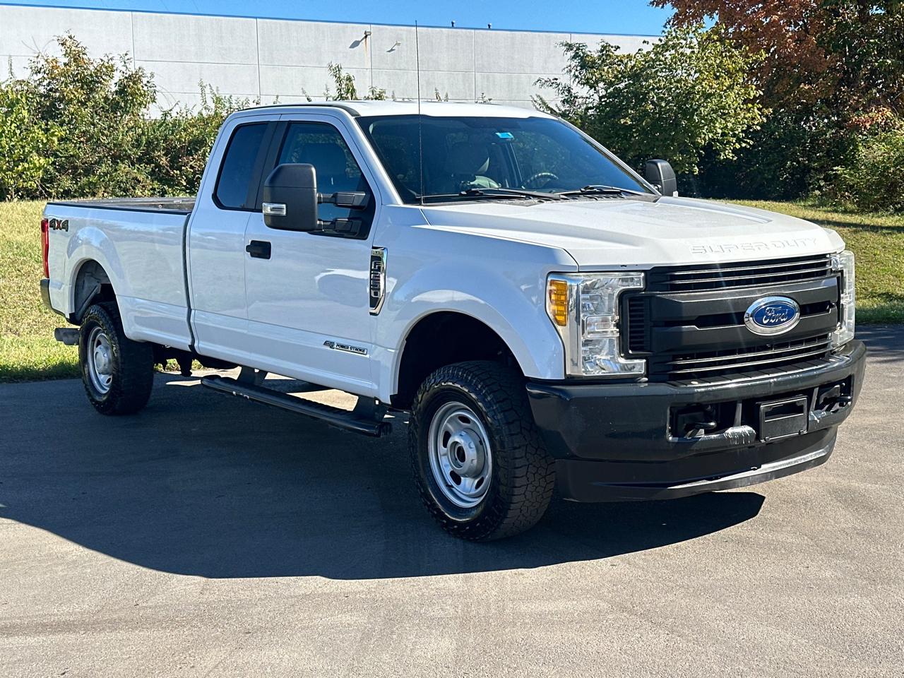 Ford Super Duty F-250 SRW XL 4WD SuperCab 8' Box 2017